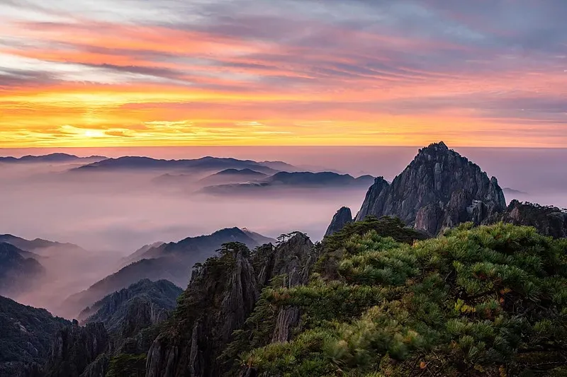page-700-600 Anhui · Huangshan Scenic Area