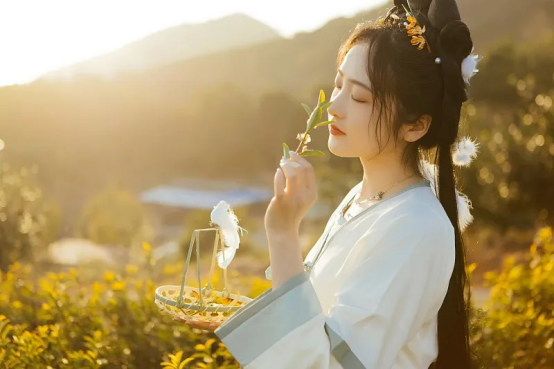 Chinese traditional clothing